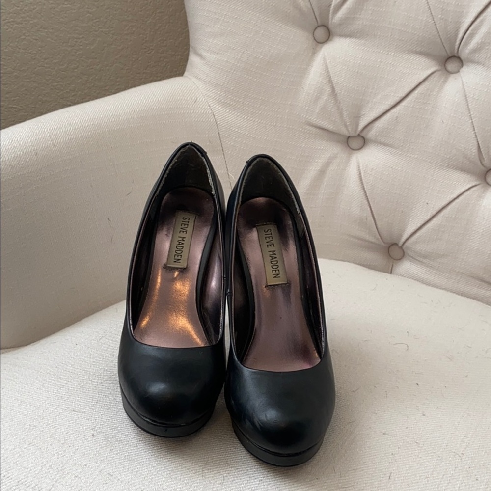 Black platform Steve Madden pumps size 7.5